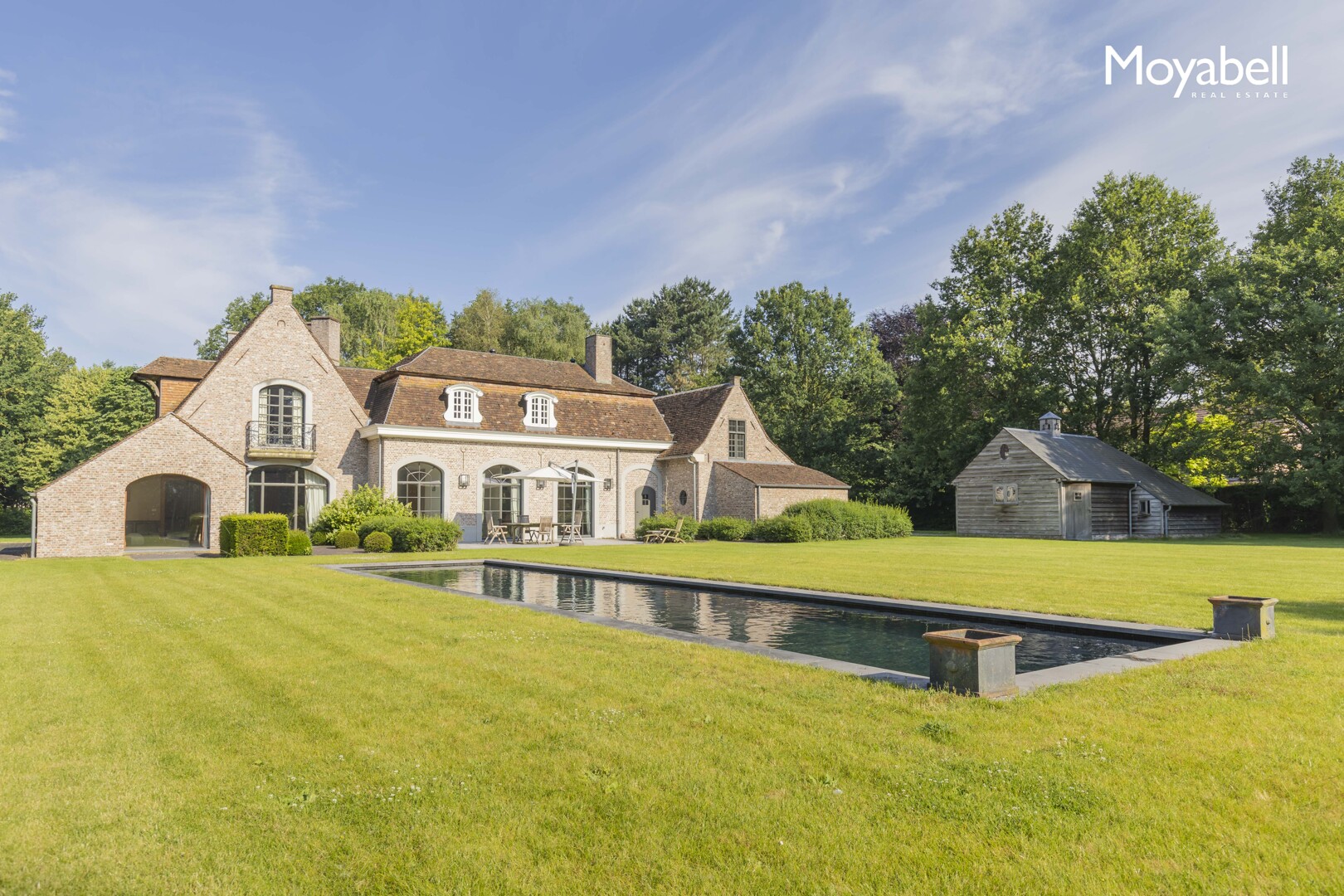 Idyllisch gelegen landhuis op een domein van 15.000 m2. Scheutbos, Lembeke.