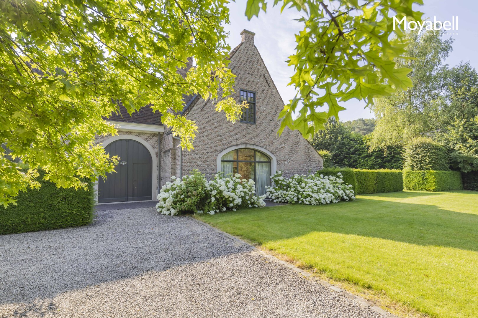 Idyllisch gelegen landhuis op een domein van 15.000 m2. Scheutbos, Lembeke.